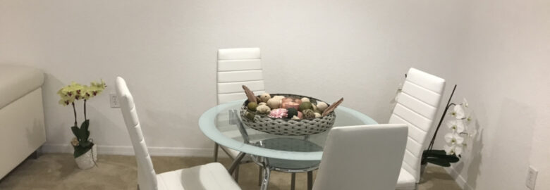 Lyn’s Furniture Distribution Cenfer