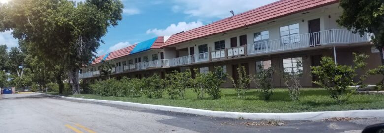Crystal Lakes Apartments