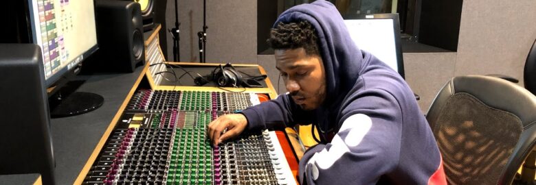 We Major Studios